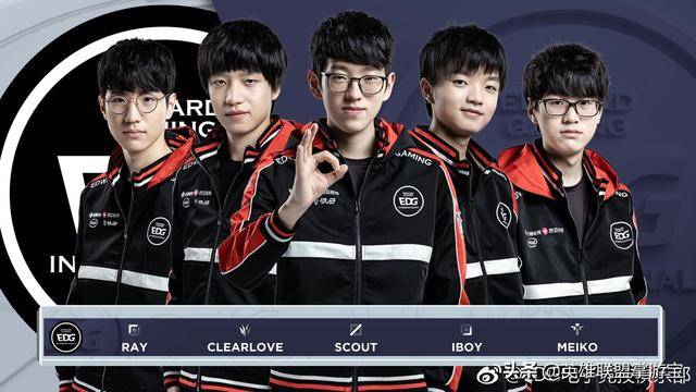 他都扮演着 他都扮演着