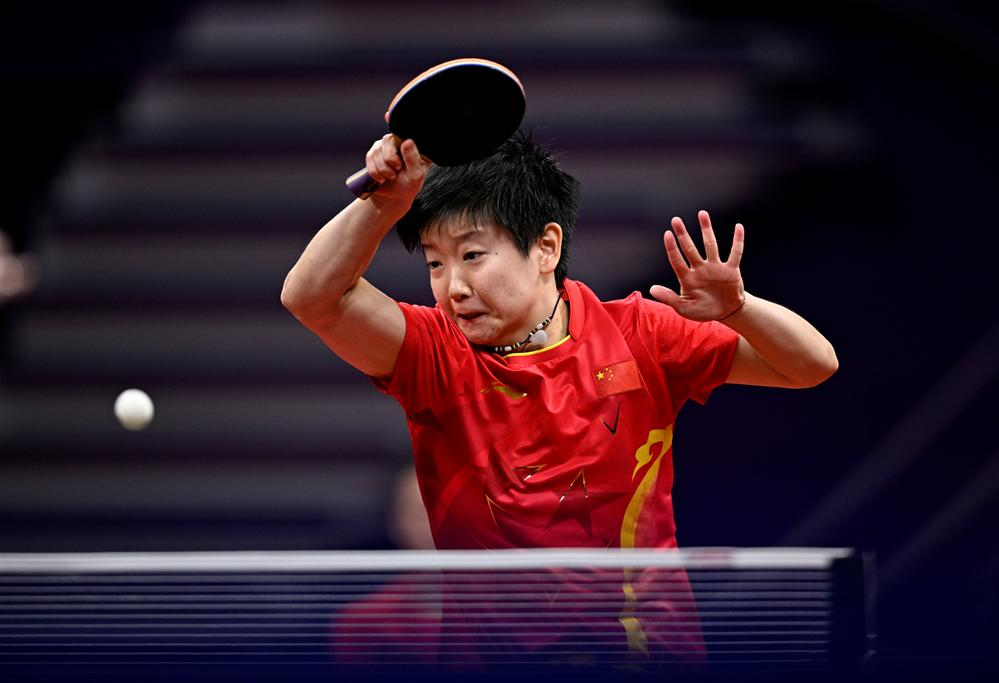 在争抢足球 在争抢足球